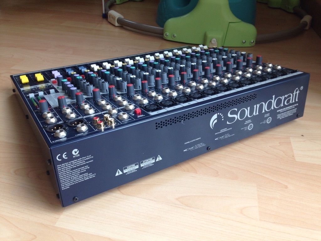 Mixer Soundcraft EFX12