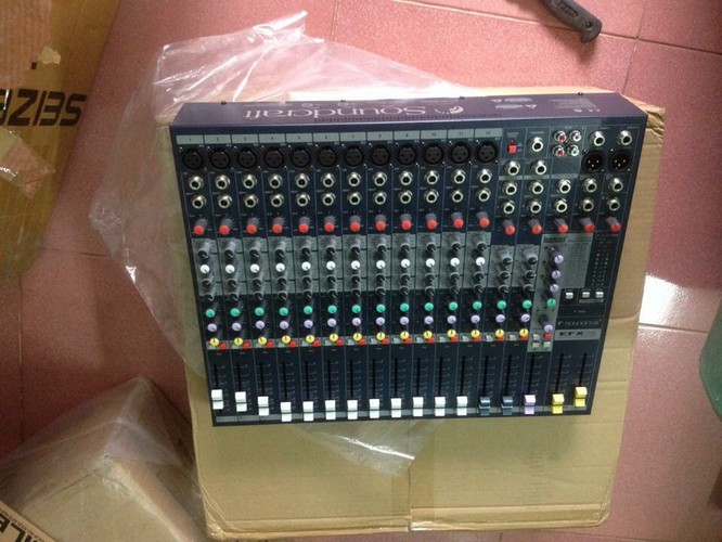 Bộ trộn âm mixer soundcraft EFX8